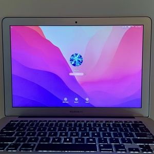 Apple MacBook Air 13.3" 8GB 256GB SSD i5-5350U 1.8GHz Silver